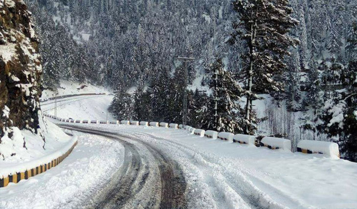 Snowfall Continues for Third Day in Kaghan